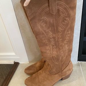 Women’s Tan Boots